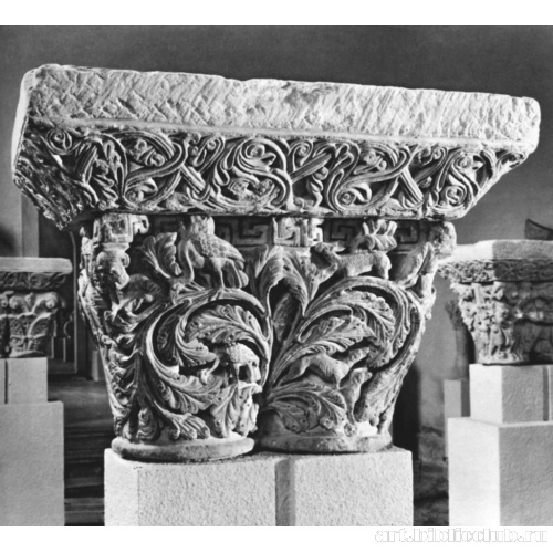 Капитель евангелистов из внутреннего дворика собора Памплоны