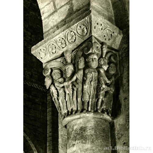 Капитель главного нефа: группа фигур