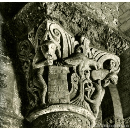 Капитель главного нефа: животные