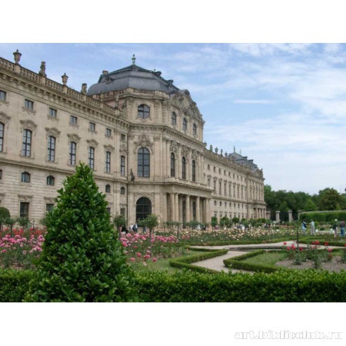 Резиденция епископа, садовый фасад