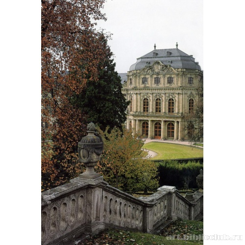 Резиденция епископа. Вид на центральный ризалит с верхней террасы