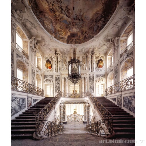 Дворец Аугустусбург. Парадная лестница, вид с площадки первого марша