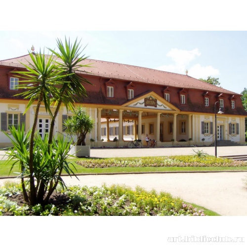 Павильон над источником. Главный фасад