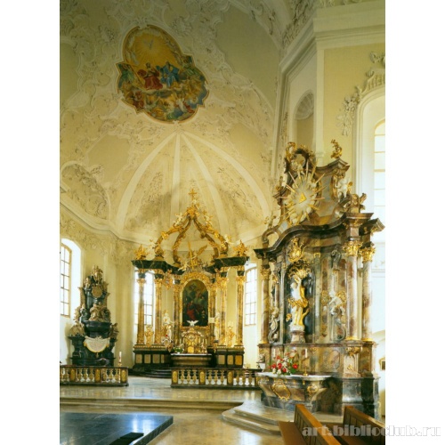 Приходская церковь Св. Петра. Интерьер, вид на алтарь