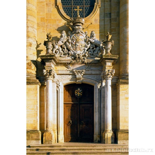 Паломническая церковь Св. Троицы. Портал