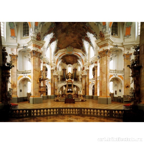 Интерьер церкви Фирцейнхайлиген. Вид от восточного алтаря