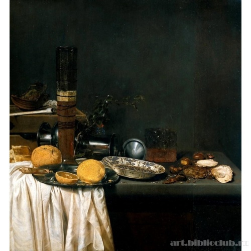 Натюрморт с высоким пивным бокалом