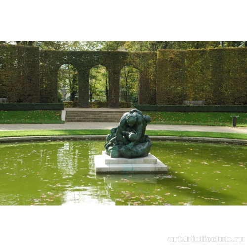 Парк отеля Бирон