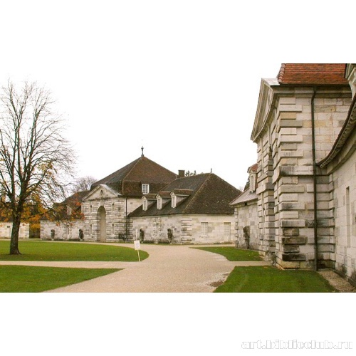 Королевские солеварни Арк-э-Сенан, фрагмент центральной площади