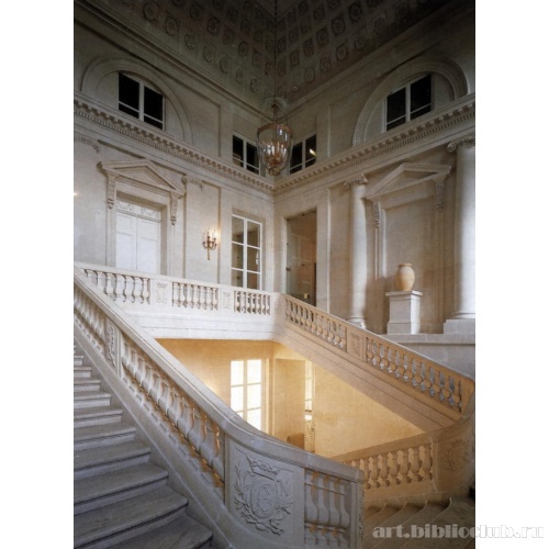 Замок Бенувиль, парадная лестница