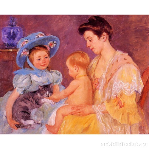 Дети, играющие с кошкой