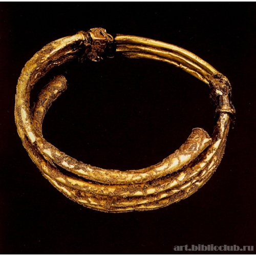Два спиралевидных браслета. Фрагмент