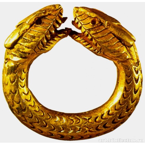 Крупное кольцо с декором в виде змеиной чешуи