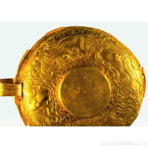 Кубок с орнаментом из осьминогов. Фрагмент