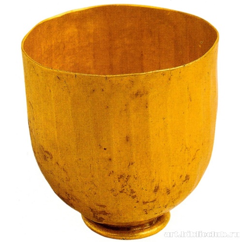 Кубок с чеканными гранями