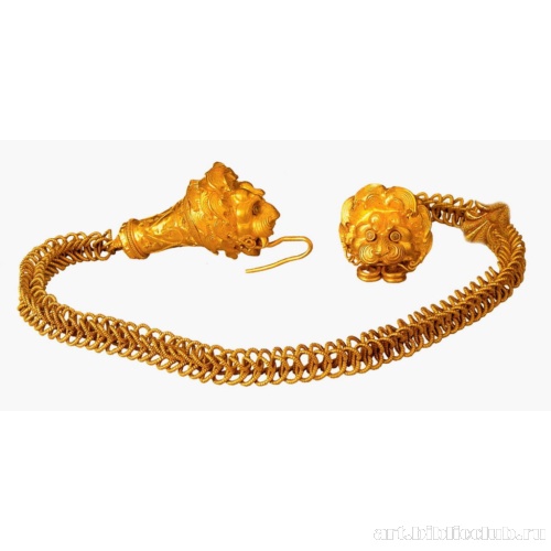 Ожерелье из косичек с подвесками в львиных голов