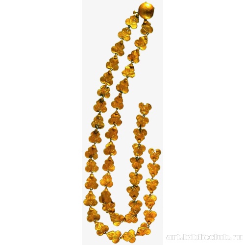 Ожерелье из листочков плюща. Фрагмент