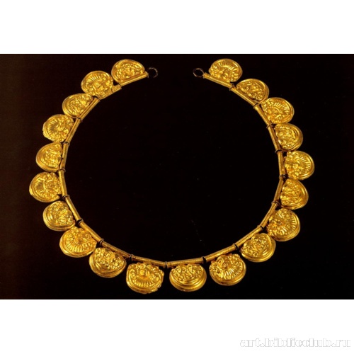 Ожерелье с круглыми декоративными подвесками