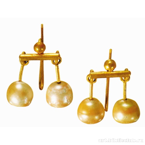 Пара серег с попарно соединенными жемчужинами