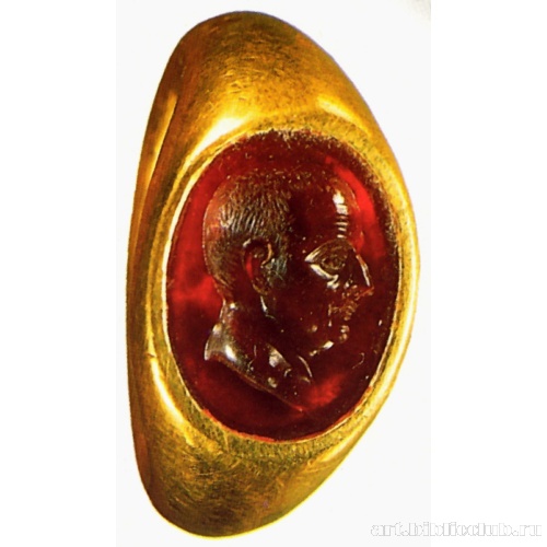 Перстень-печатка с мужским портретом