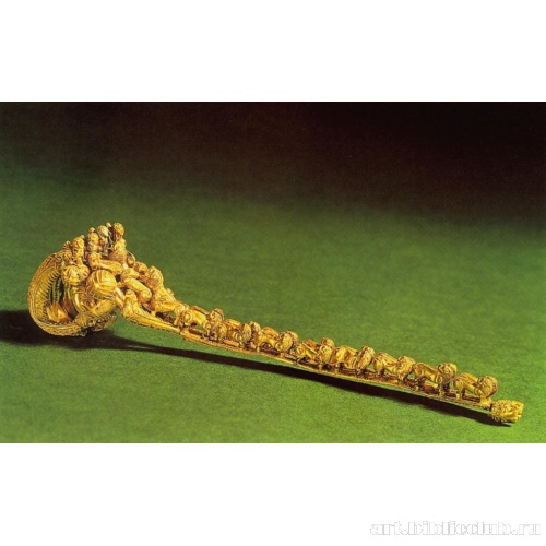 Фибула с фигурками львов и сфинксов