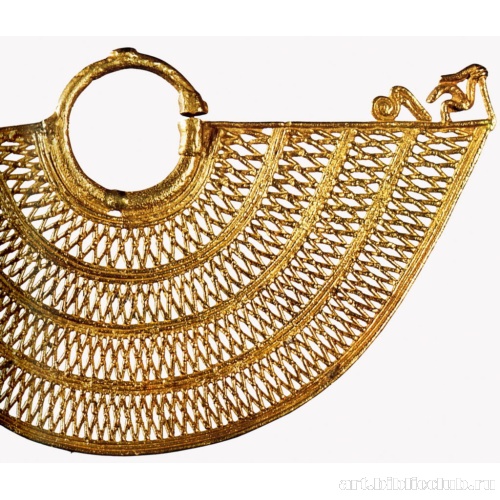 Большая полукруглая серьга. Фрагмент