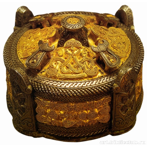 Брошь цилиндрической формы