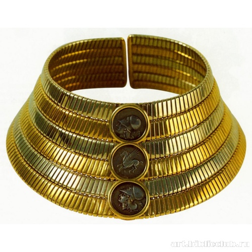 Колье с тремя монетами