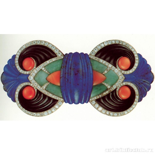 Брошь-корсаж в виде орнаментального мотива