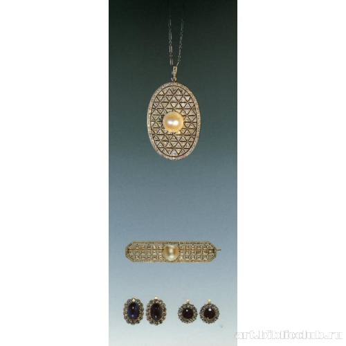 Кулон с цепочкой, брошь, серьги