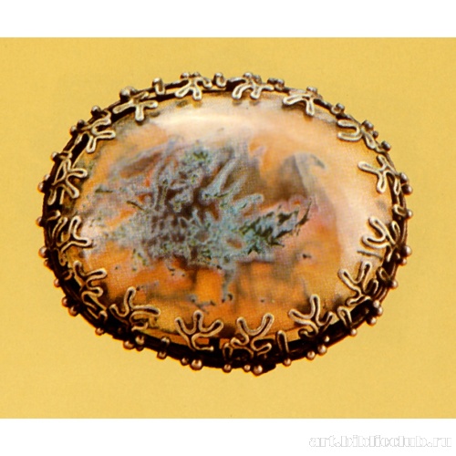 Брошь из агата-моховика