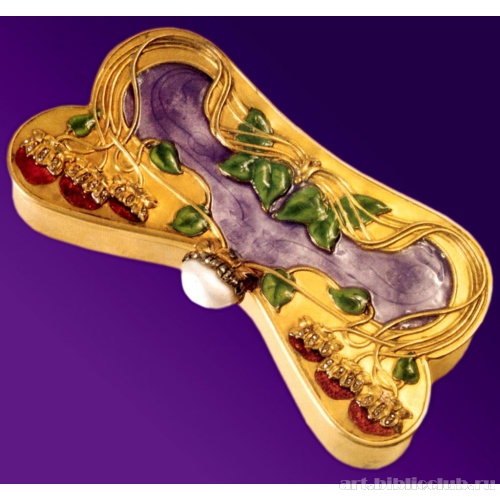 Шкатулка в форме бабочки