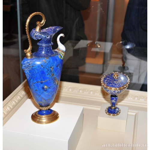 Чаша с крышкой (справа)