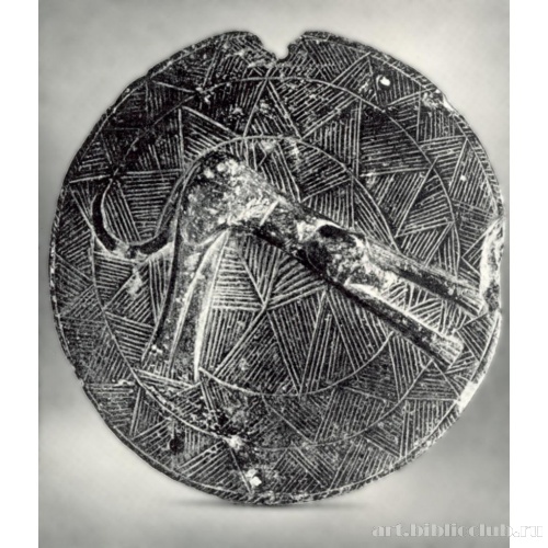 Крышка пиксиды с фигуркой собаки, из Мохлоса, Крит