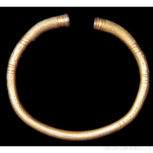 Браслет незамкнутой формы из серебра с позолотой