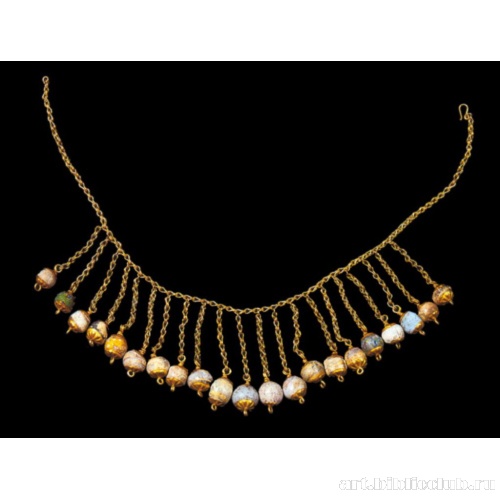 Ожерелье из двадцати подвесок в виде бусин на цепочках