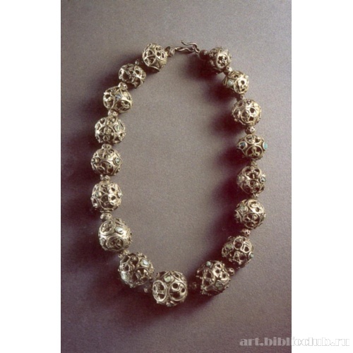 Ожерелье из семнадцати ажурных филигранных серебряных шариков с бирюзовыми вставками