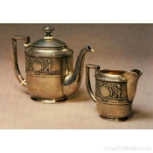 Чайник и молочник