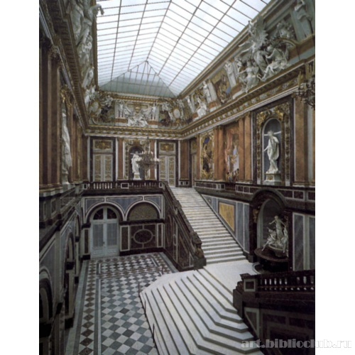 Замок Херренкимзе. Лестница между правым и левым крылом дворца