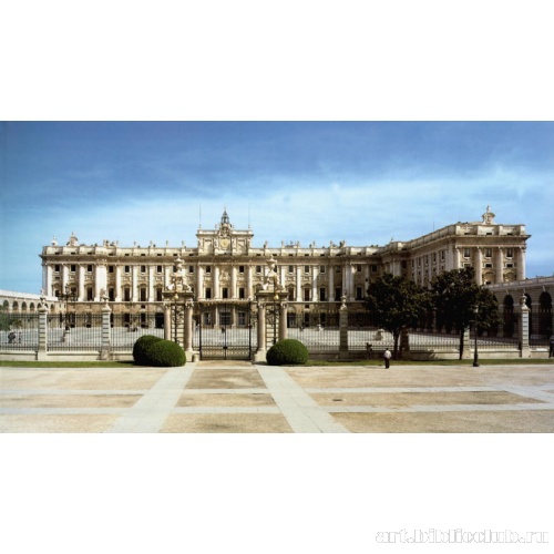 Фасад, выходящий на Плаза де лас Армас