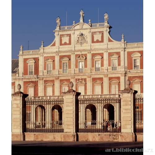 Королевский дворец. Фасад