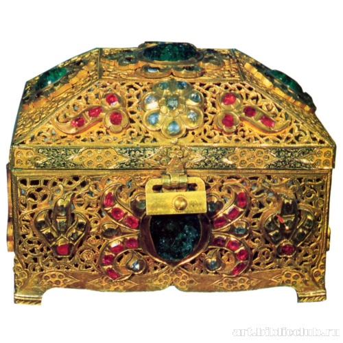 Золотая коробка, в которой хранится зуб пророка Мухаммеда