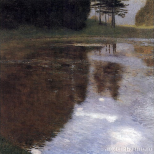 Тихий пруд в парке замка Каммер