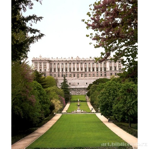 Королевский дворец. Фасад, выходящий на Кампо дель Моро