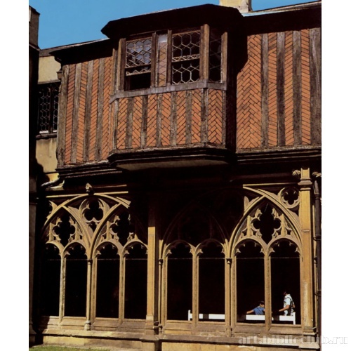 Виндзорский замок. Внутренний дворик каноников. Балкон жилого помещения