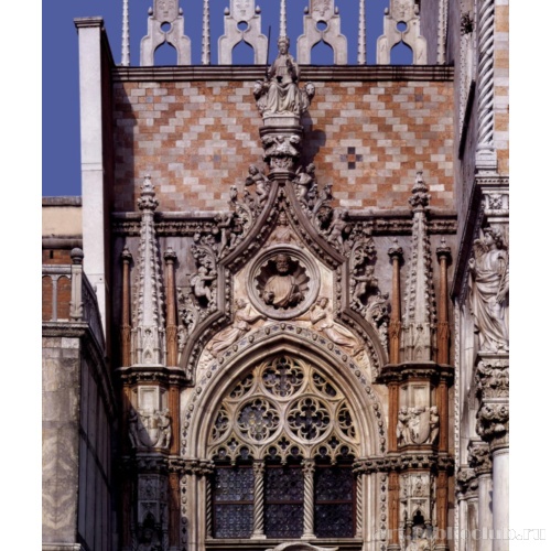 Дворец Дожей. Окно верхнего этажа