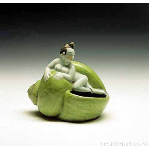 Девушка на фарфоровой улитке