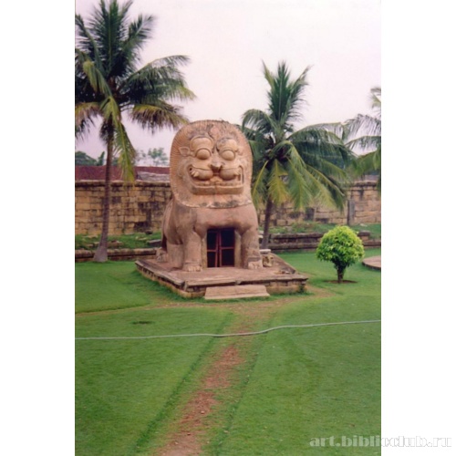 Святилище во чреве льва в храме Гангакондачолапурам